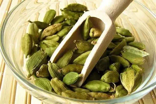 انواع ادویه،عرقیجات،روغن‌های گیاهی|خوردنی و آشامیدنی|بستان آباد, |دیوار