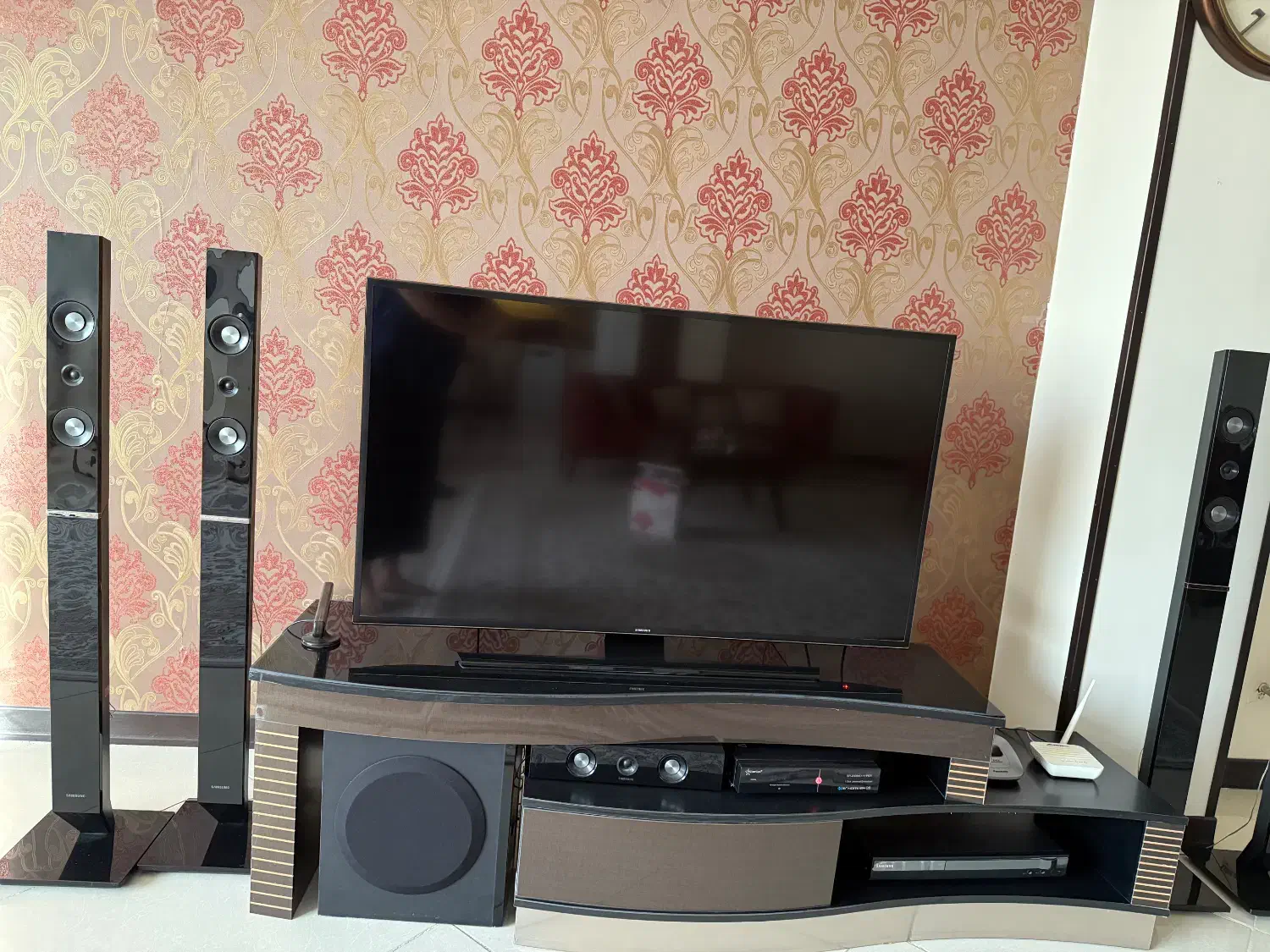 میز تلوزیون|میز تلویزیون|شاهین‌شهر, فردوسی|دیوار