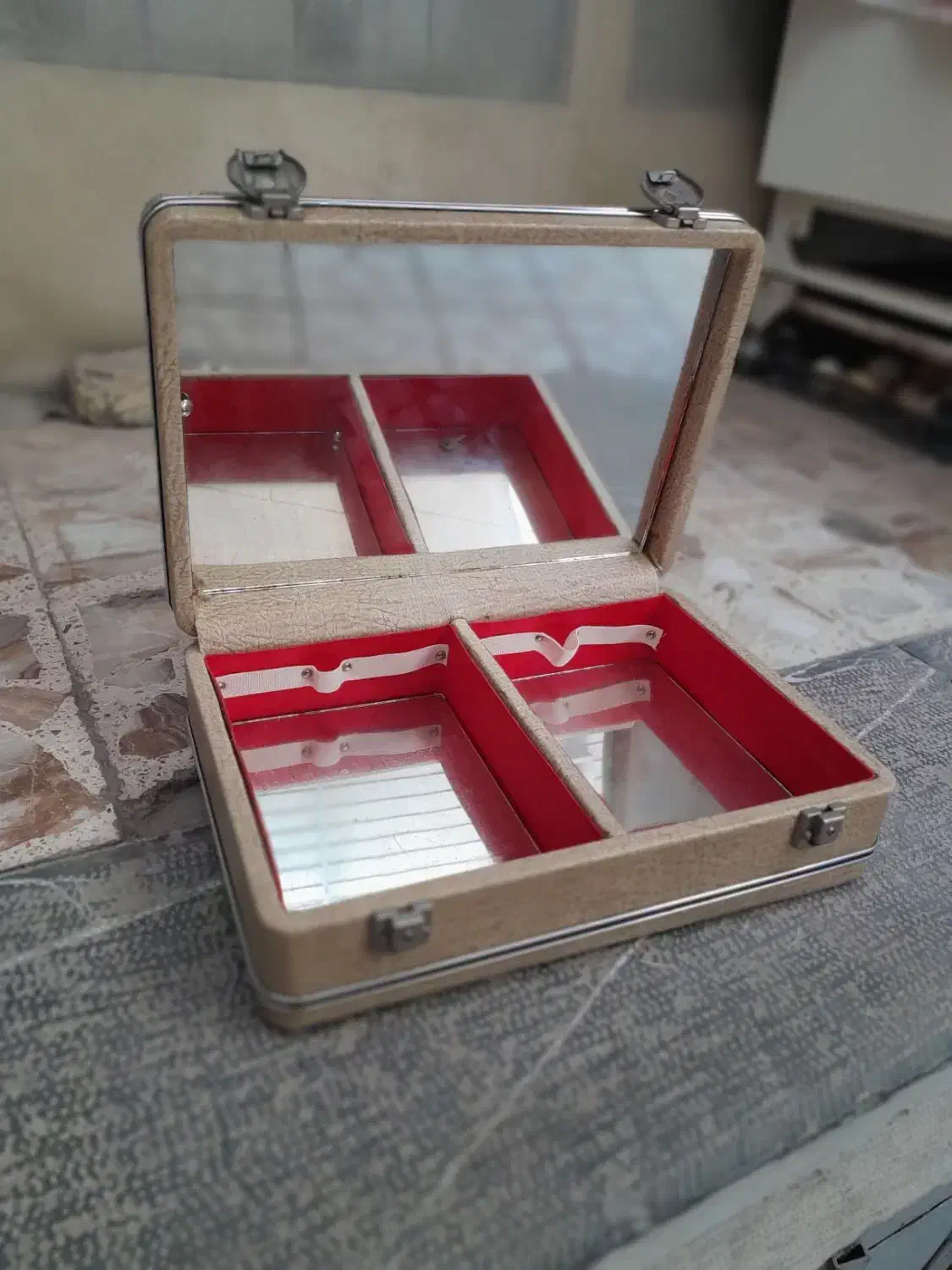 کیف لوازم آرایشی|کیف، کفش، کمربند|اصفهان, سودان|دیوار