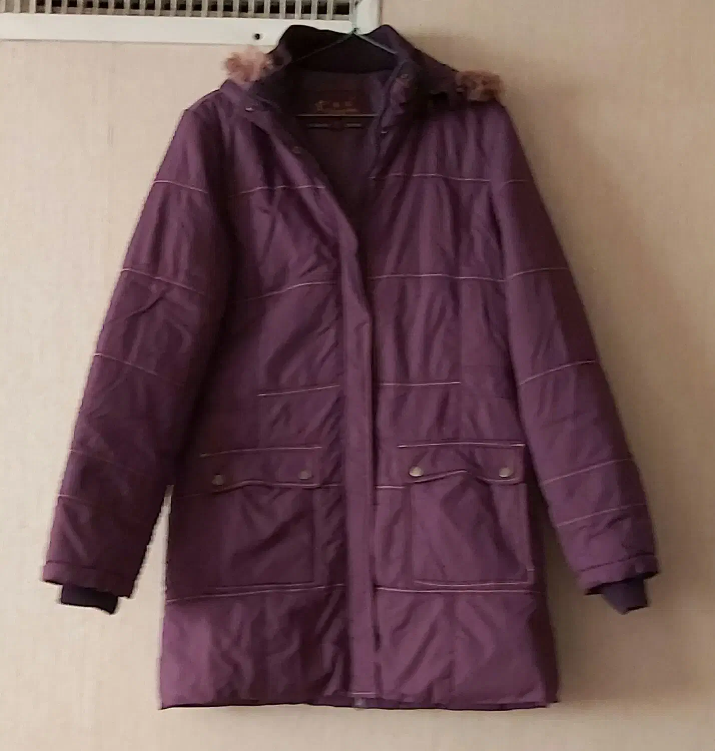 کاپشن رنگ بنفش بادمجونی کلاه خزدار|لباس|شیراز, شهرک ولیعصر|دیوار