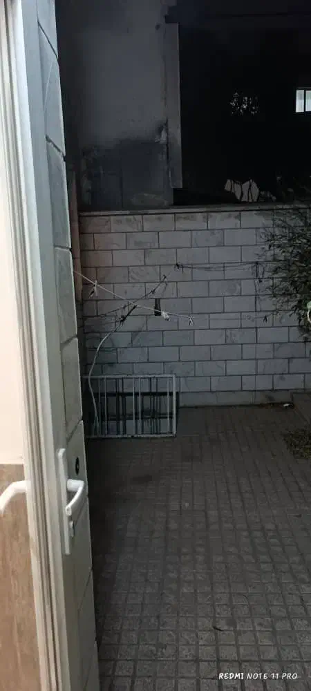 آپارتمان شیک و حیاط دار