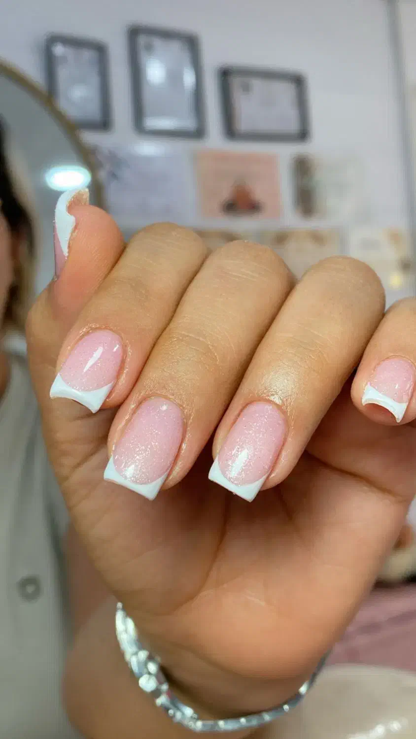 کاشت و ترمیم ناخن تیراژه صادقیه باغ فیض|خدمات آرایشگری و زیبایی|تهران, باغ فیض|دیوار