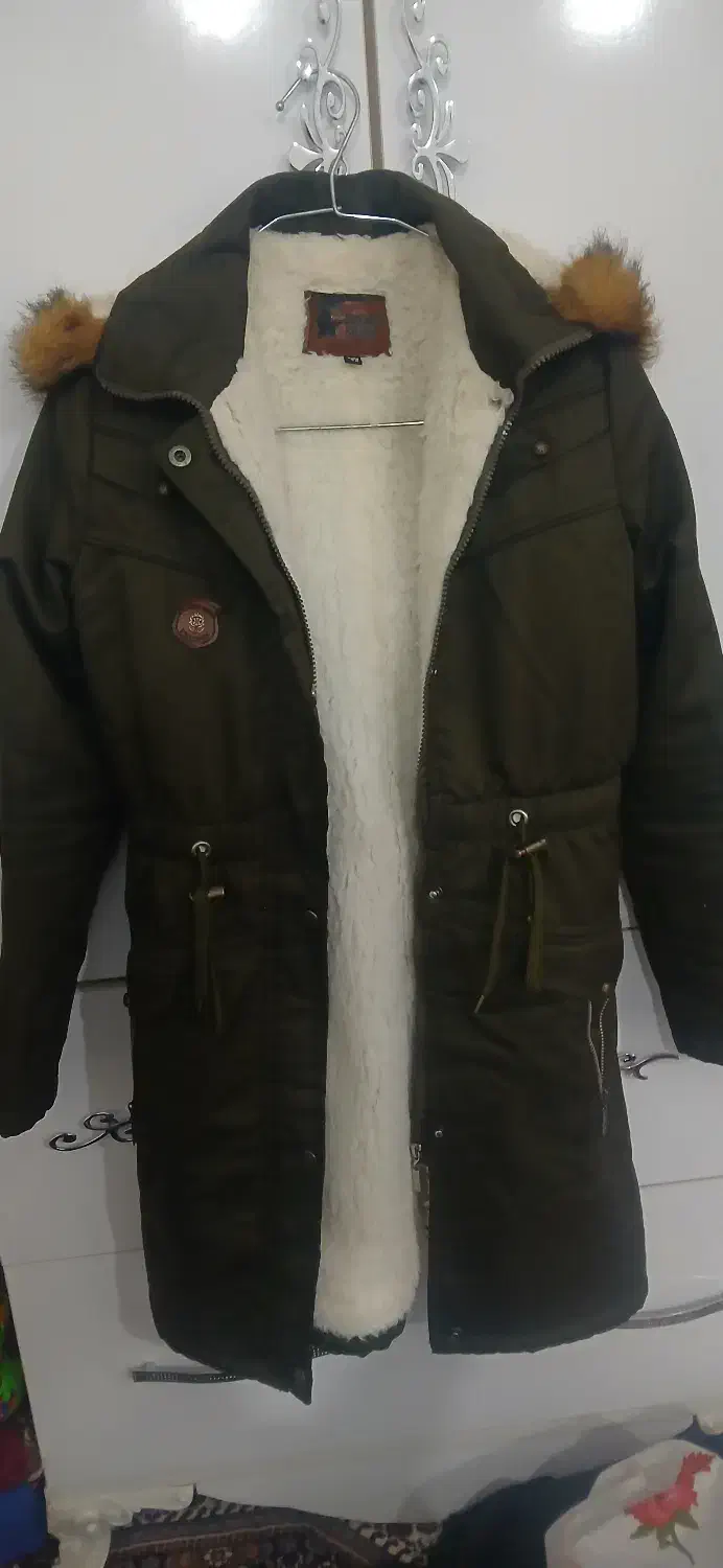 کاپشن|لباس|نیر (اردبیل), |دیوار