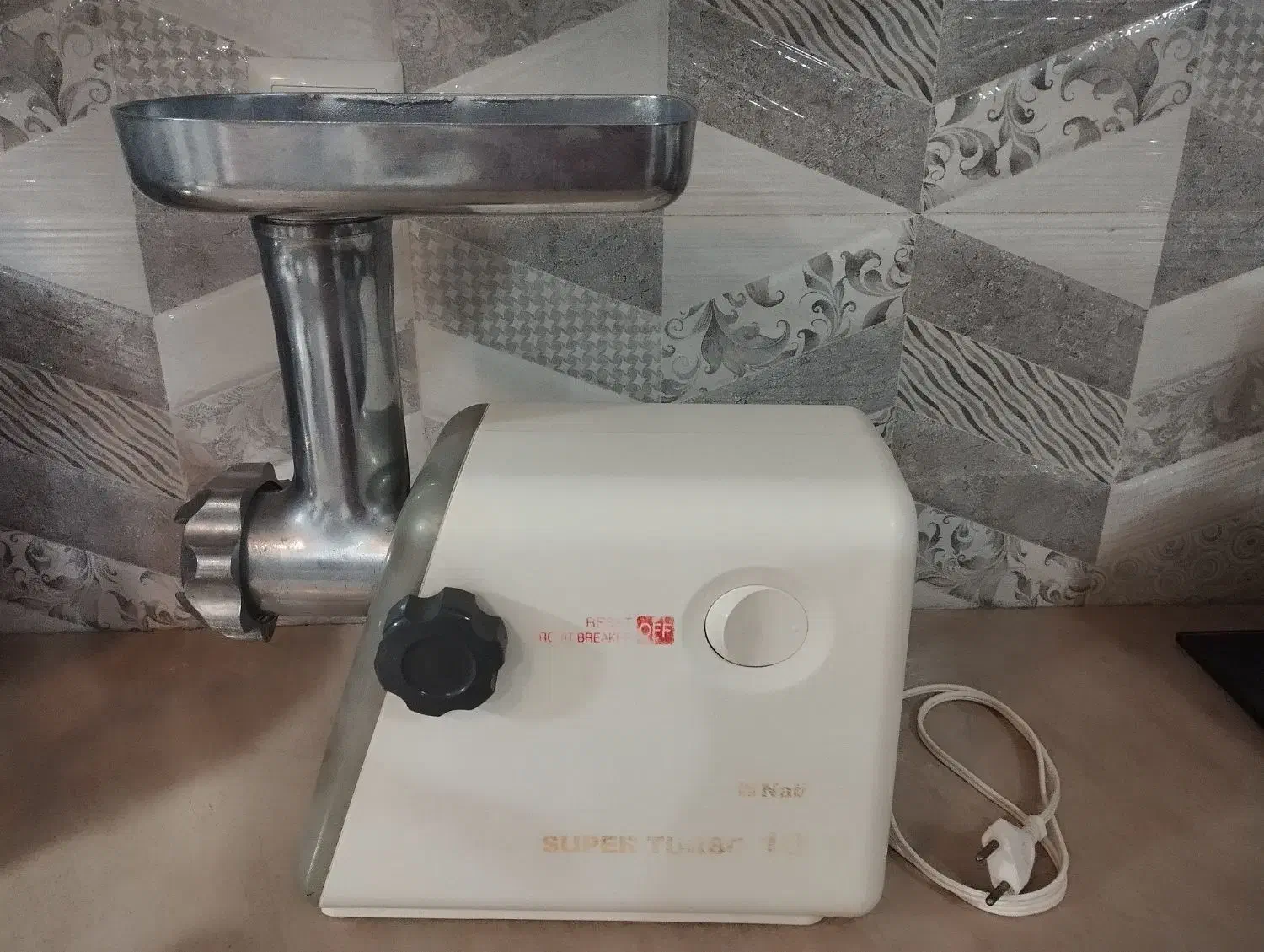 چرخ گوشت|خردکن، آسیاب، غذاساز|مهاباد (آذربایجان غربی), |دیوار