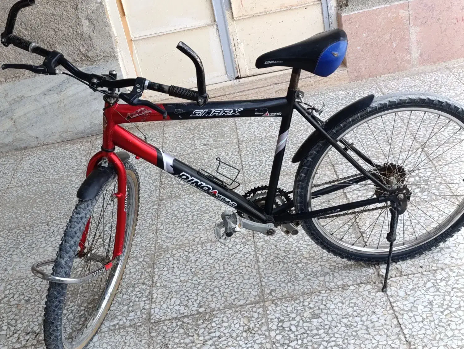 دوچرخه ۲۶|دوچرخه، اسکیت، اسکوتر|نیمروز, |دیوار