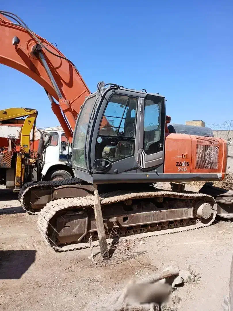 بیل مکانیکی ۲۴۰ هیتاچی|خودرو سنگین|کرمانشاه, |دیوار