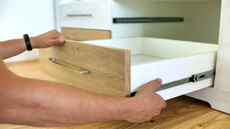 تعمیرات و نصب کابینت.کمددیواری. پارتیشن|خدمات پیشه و مهارت|تهران, منیریه|دیوار