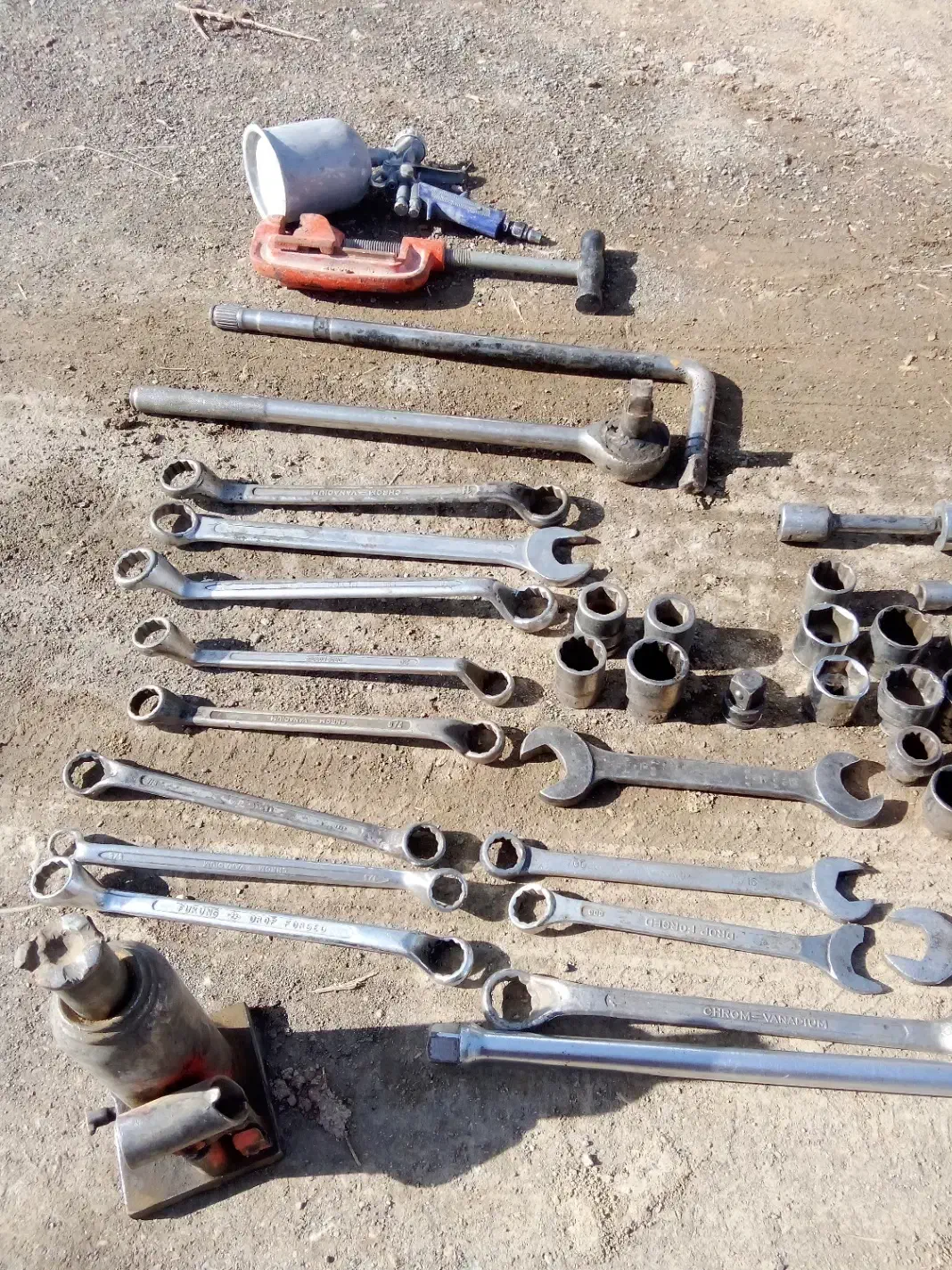 اچر|ابزارآلات|سنندج, |دیوار