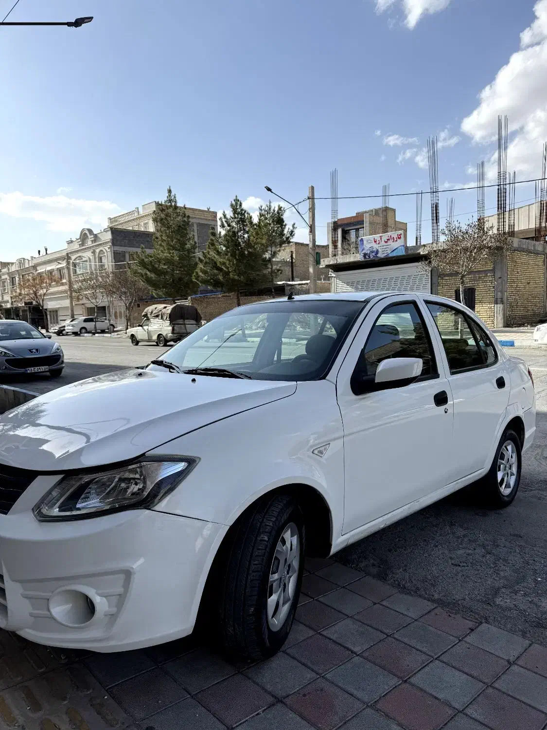 ساینا ۴۰۱|خودرو سواری و وانت|خمین, |دیوار