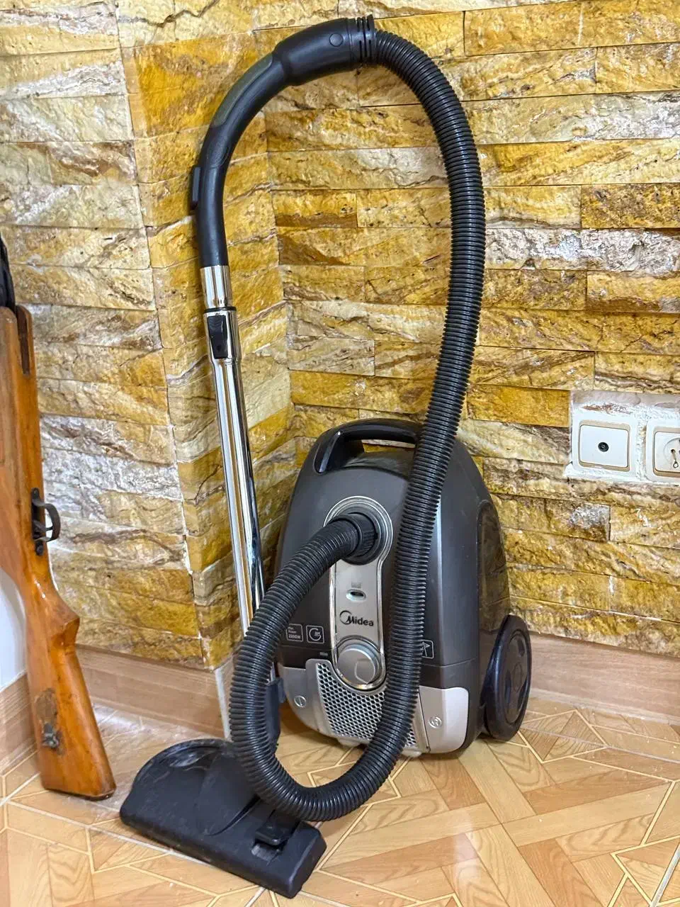 جاروبرقی|جاروبرقی، جارو شارژی، بخارشو|کلاچای, |دیوار