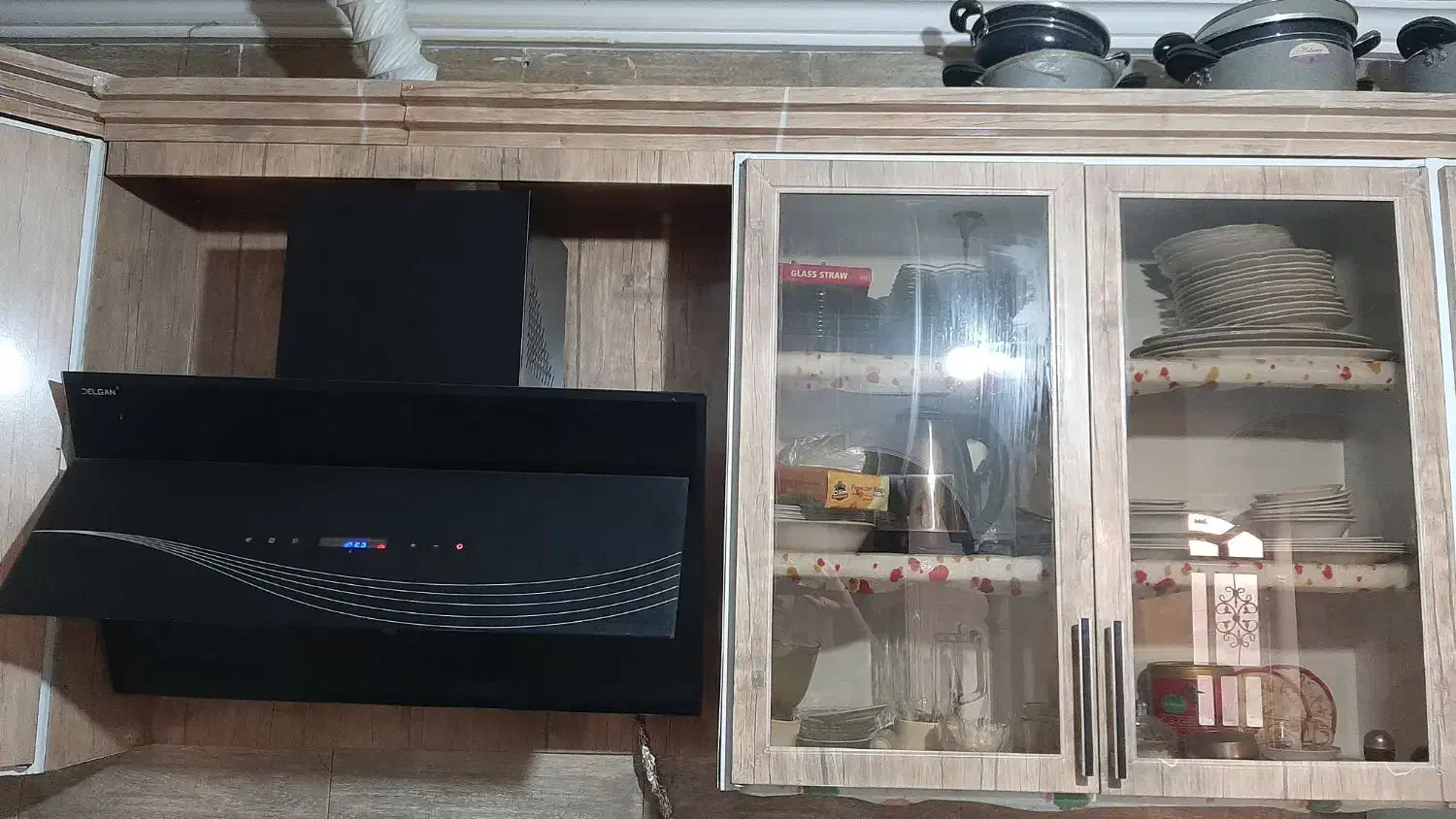 کابینت فلز طبقه بالا واقعا درحد نو|مصالح و تجهیزات ساختمان|کوه چنار, |دیوار