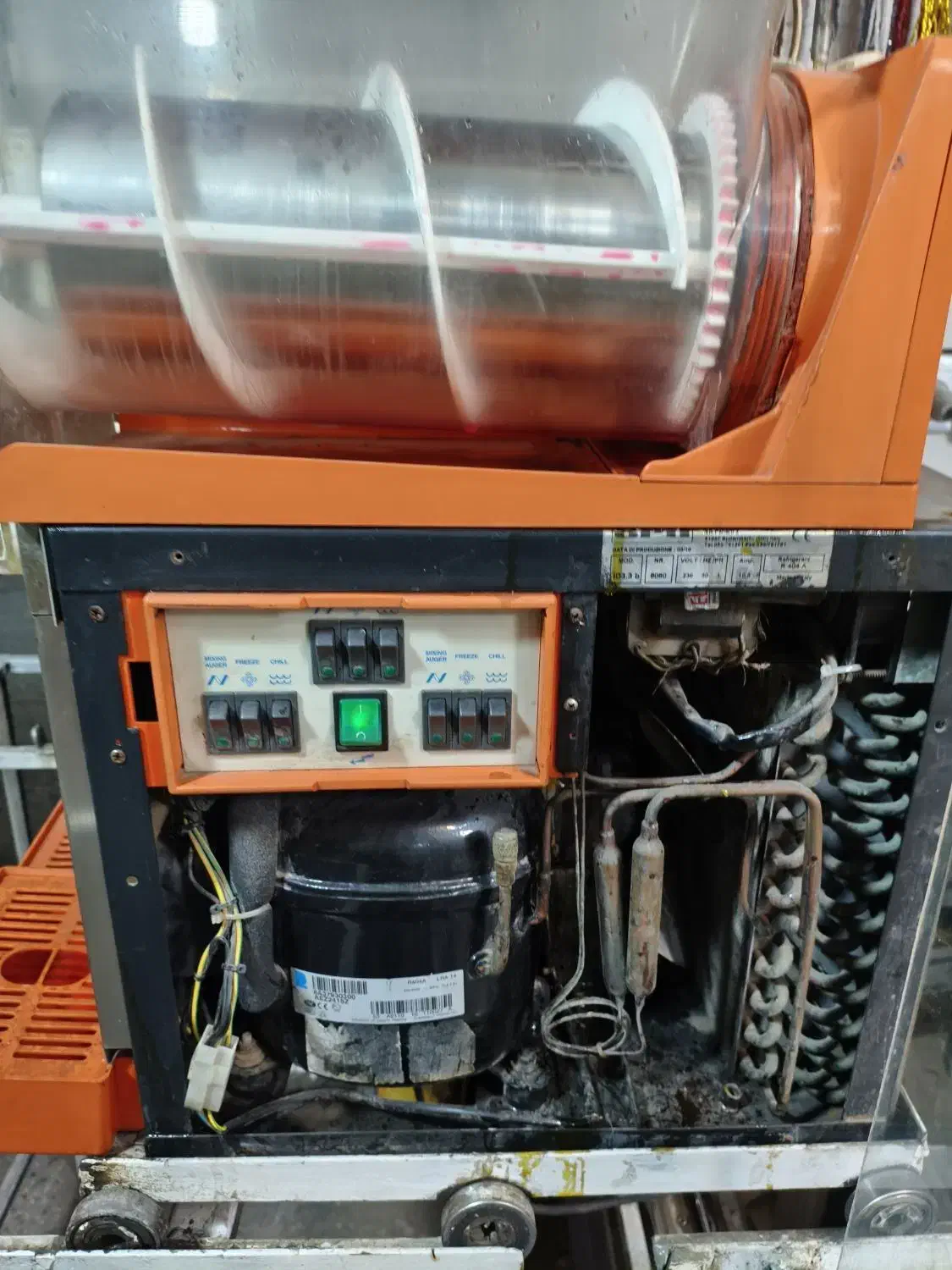 دستگاه یخ در بهشت ساز|کافیشاپ و رستوران|شوش, |دیوار