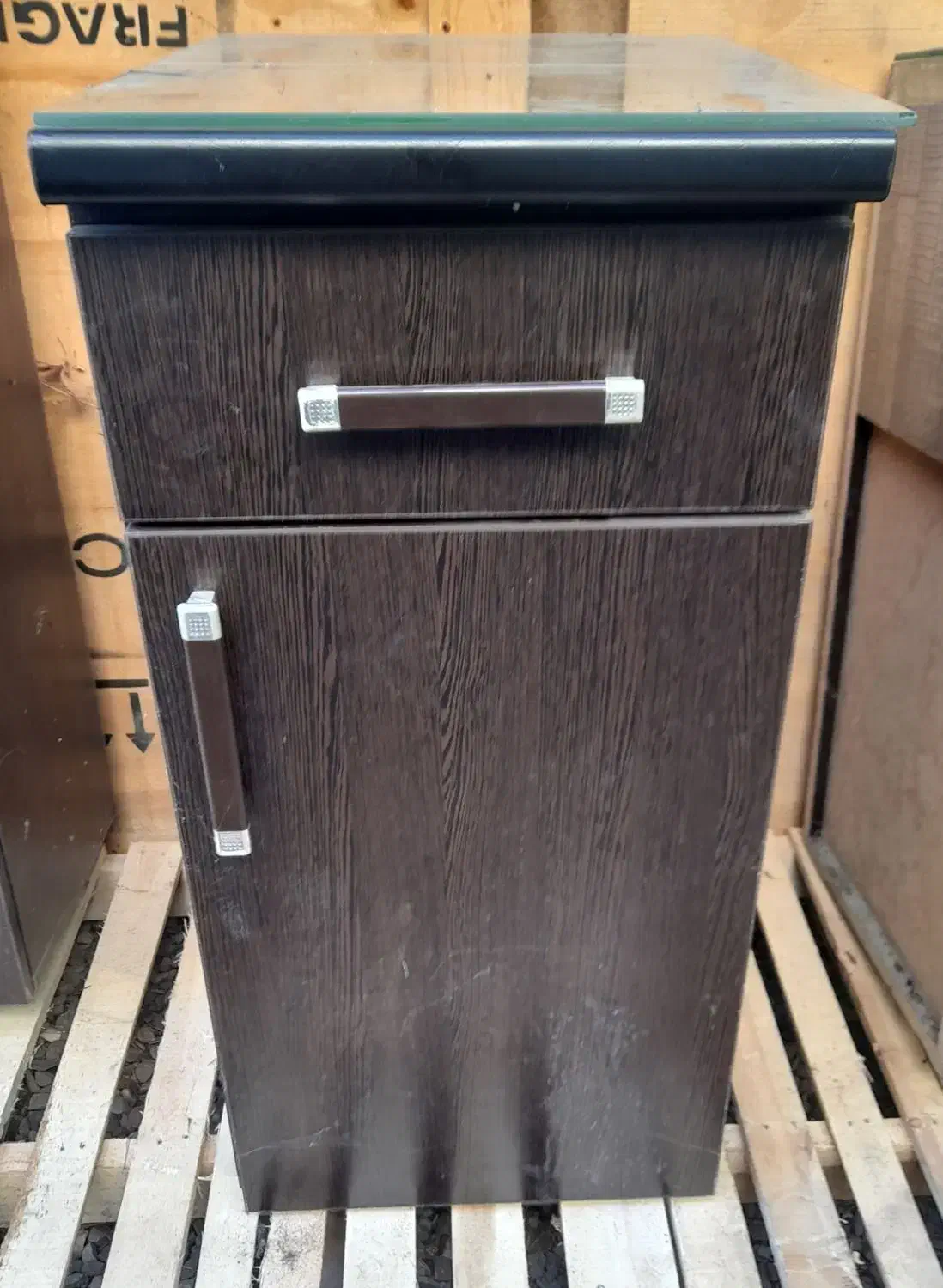 دکورآرایشگاه|آرایشگاه و سالن‌های زیبایی|احمدسرگوراب, |دیوار