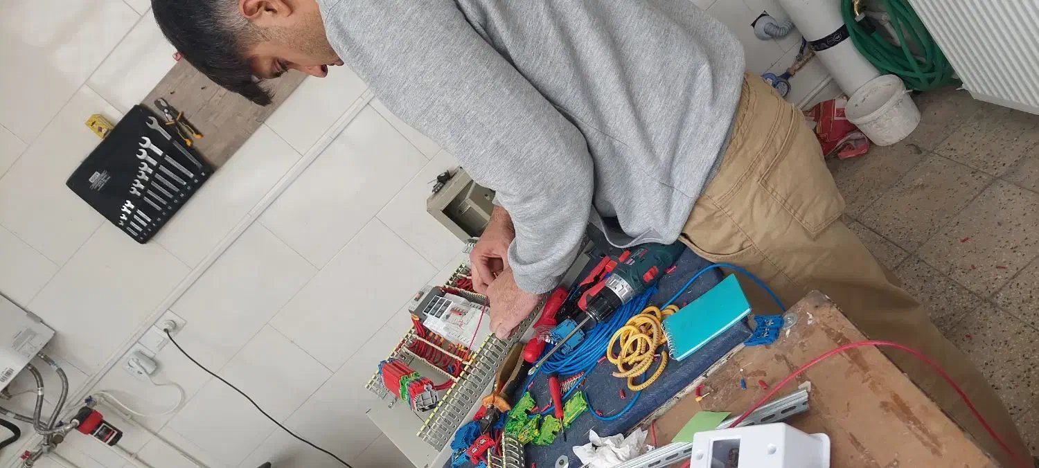 خدمات برق صنعتی|خدمات پیشه و مهارت|ابهر, |دیوار