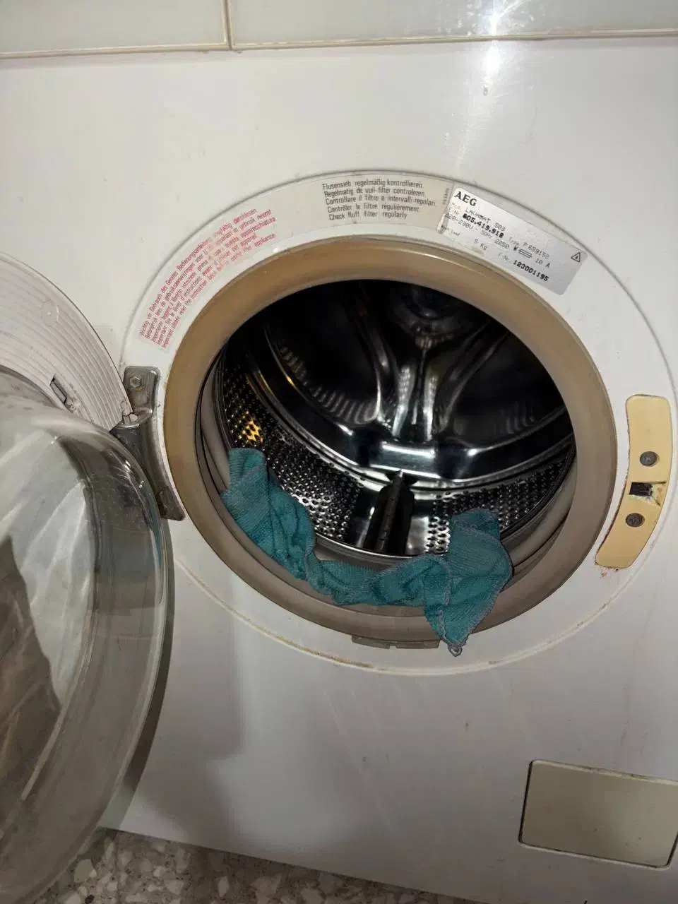 ماشین لباس شوییAEG|ماشین لباسشویی و خشککن لباس|اصفهان, جلفا|دیوار