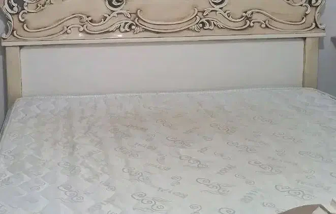 تخت دو نفره همراه خوش خواب|تخت و سرویس خواب|قدس, شهر‌قدس|دیوار