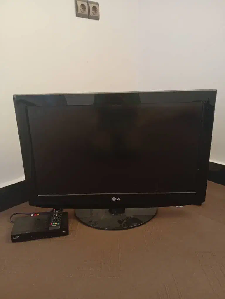 فروش تلویزیون ۳۲ اینچ LG|تلویزیون و پروژکتور|لیکک, |دیوار