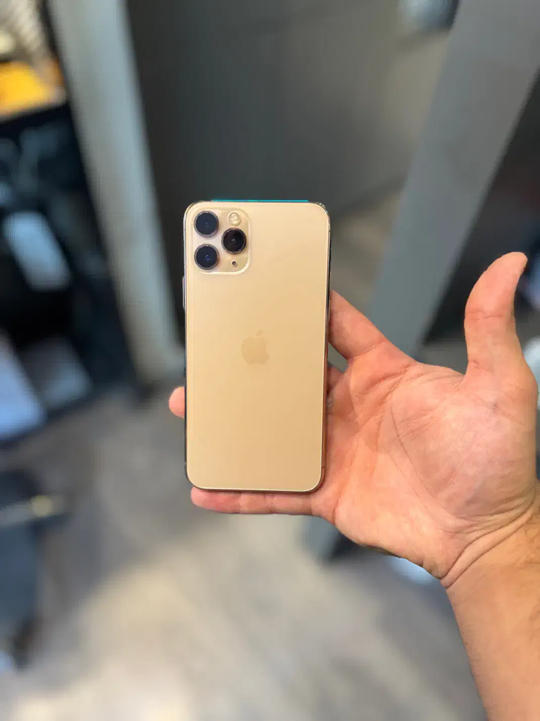 iPhone 11 pro 256 باتری ۱۰۰|موبایل|مشهد, کوه سنگی|دیوار