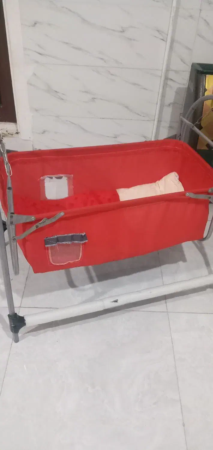 روروک وگهواره کاملا سالم تمیز مارک دلیجان|اسباب و اثاث بچه|کرج, پیشاهنگی|دیوار