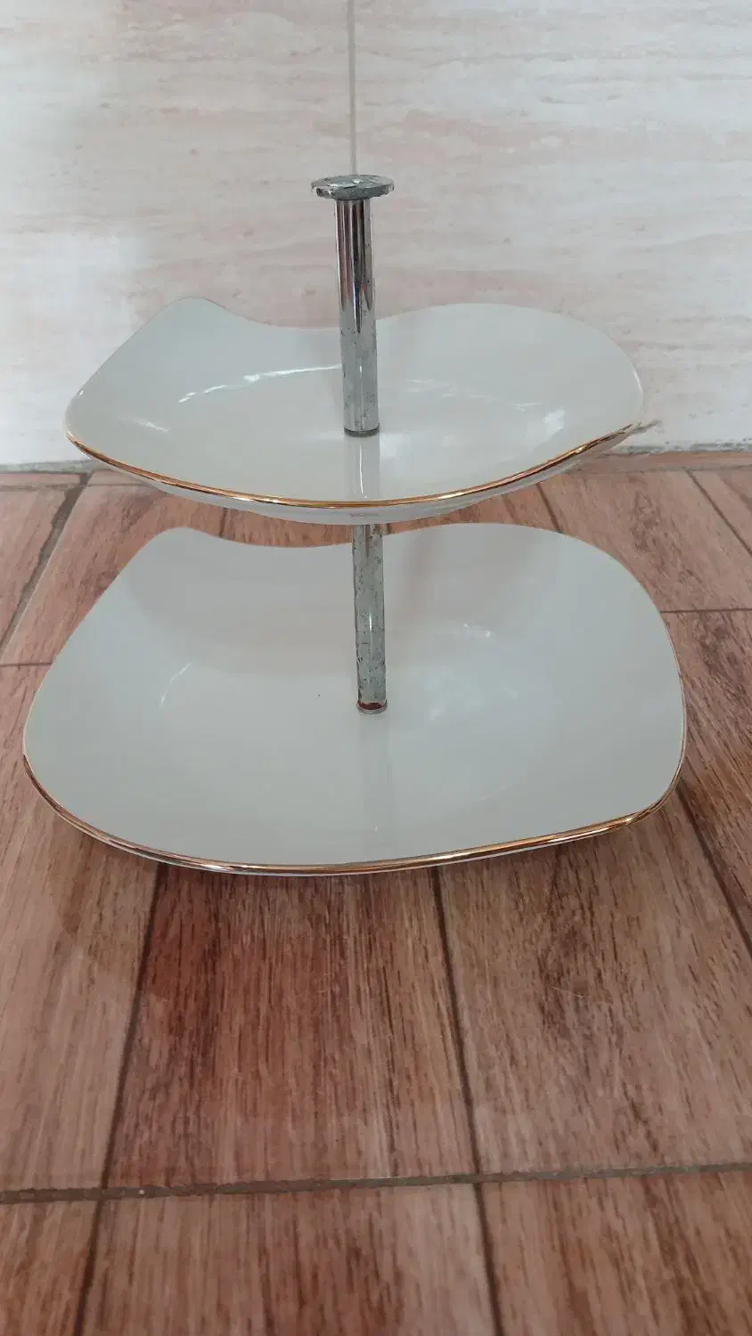 شیرینی خوری دو طبقه|ظروف سرو و پذیرایی|رشت, پیرکلاچای|دیوار