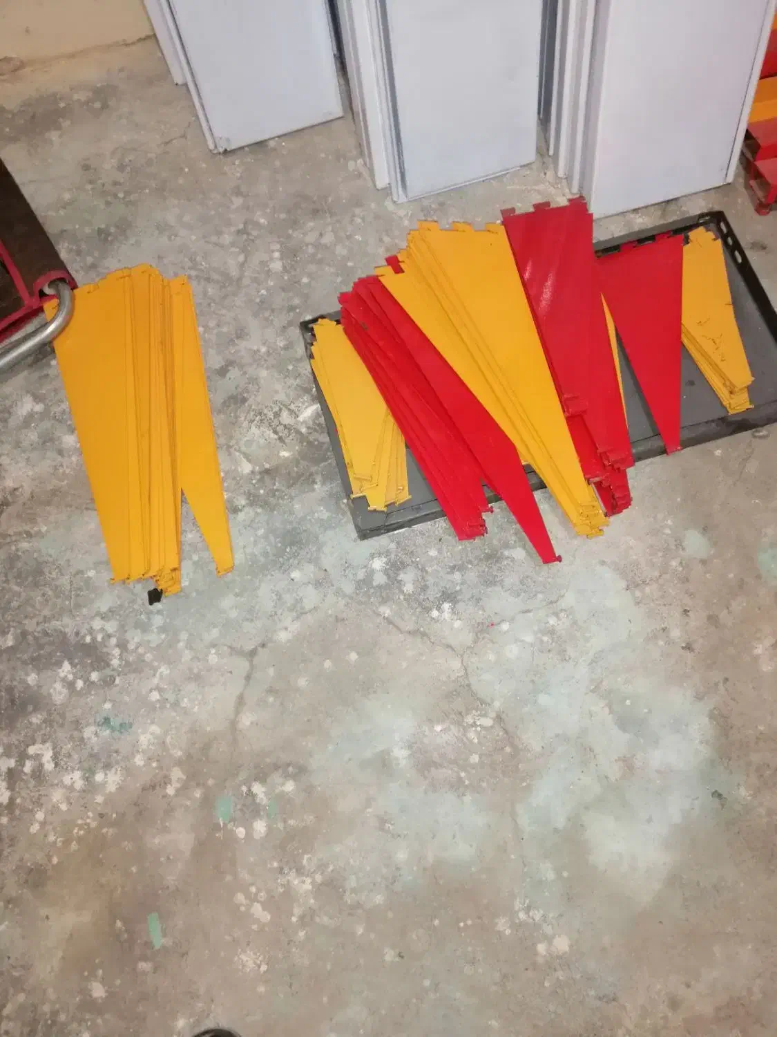 فروش صفحه و پایه متحرک|فروشگاه و مغازه|مشهد, کارمندان دوم|دیوار