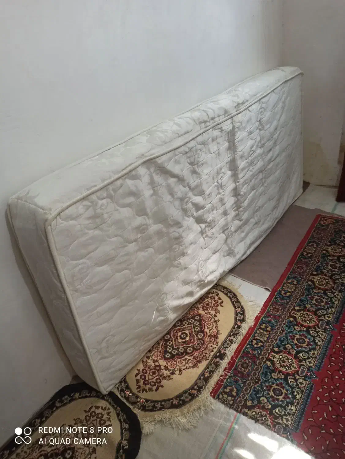 تشک تخت|تشک تختخواب|کلاله, |دیوار