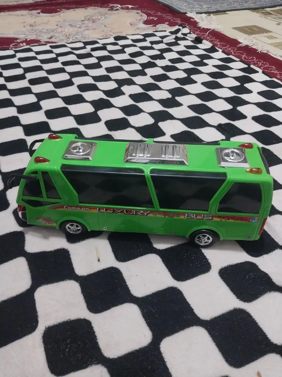 اتوبوس|اسباببازی|الشتر, |دیوار