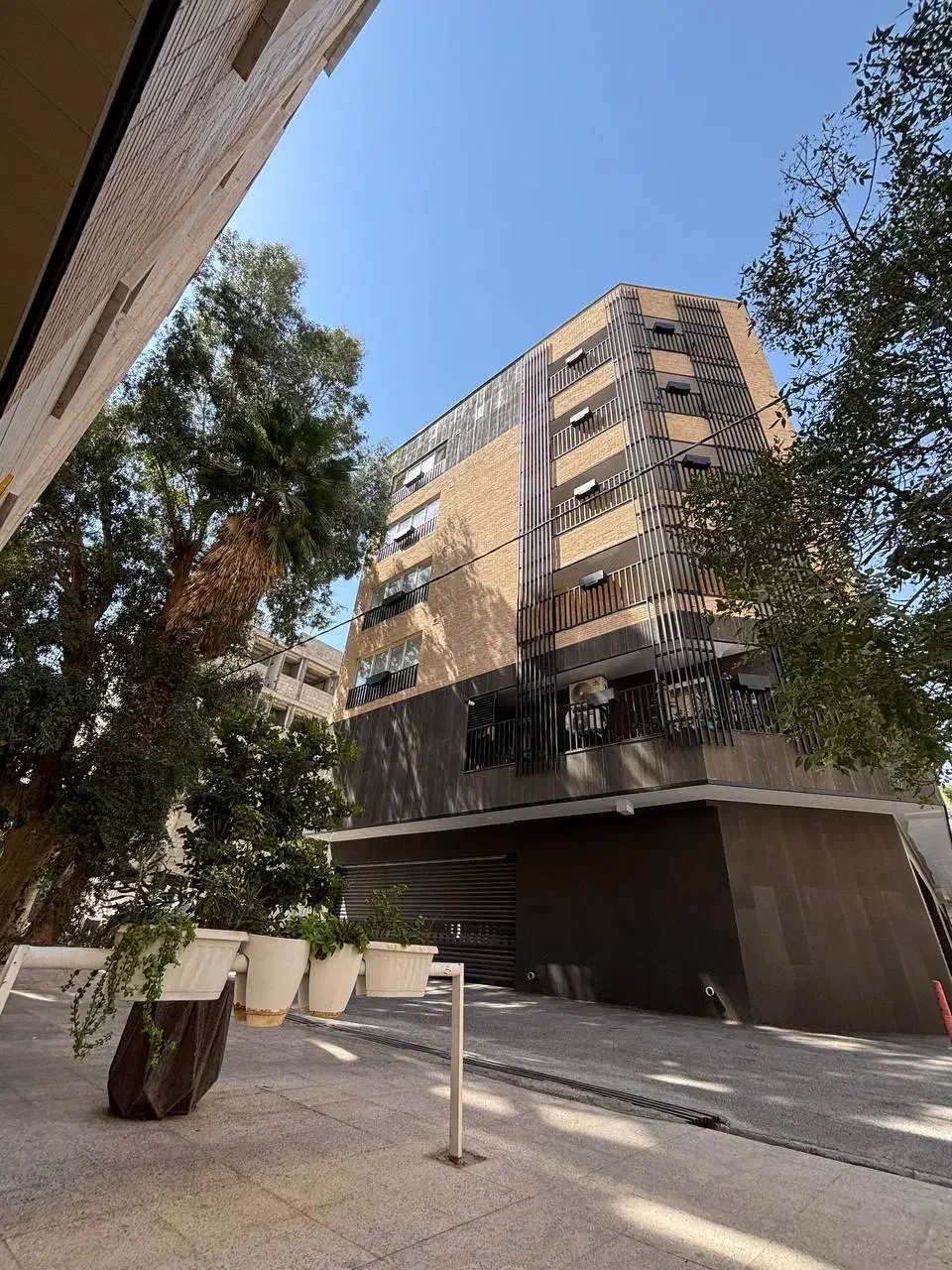 آپارتمان دو خوابه به فی لاله|فروش آپارتمان|شیراز, لاله|دیوار