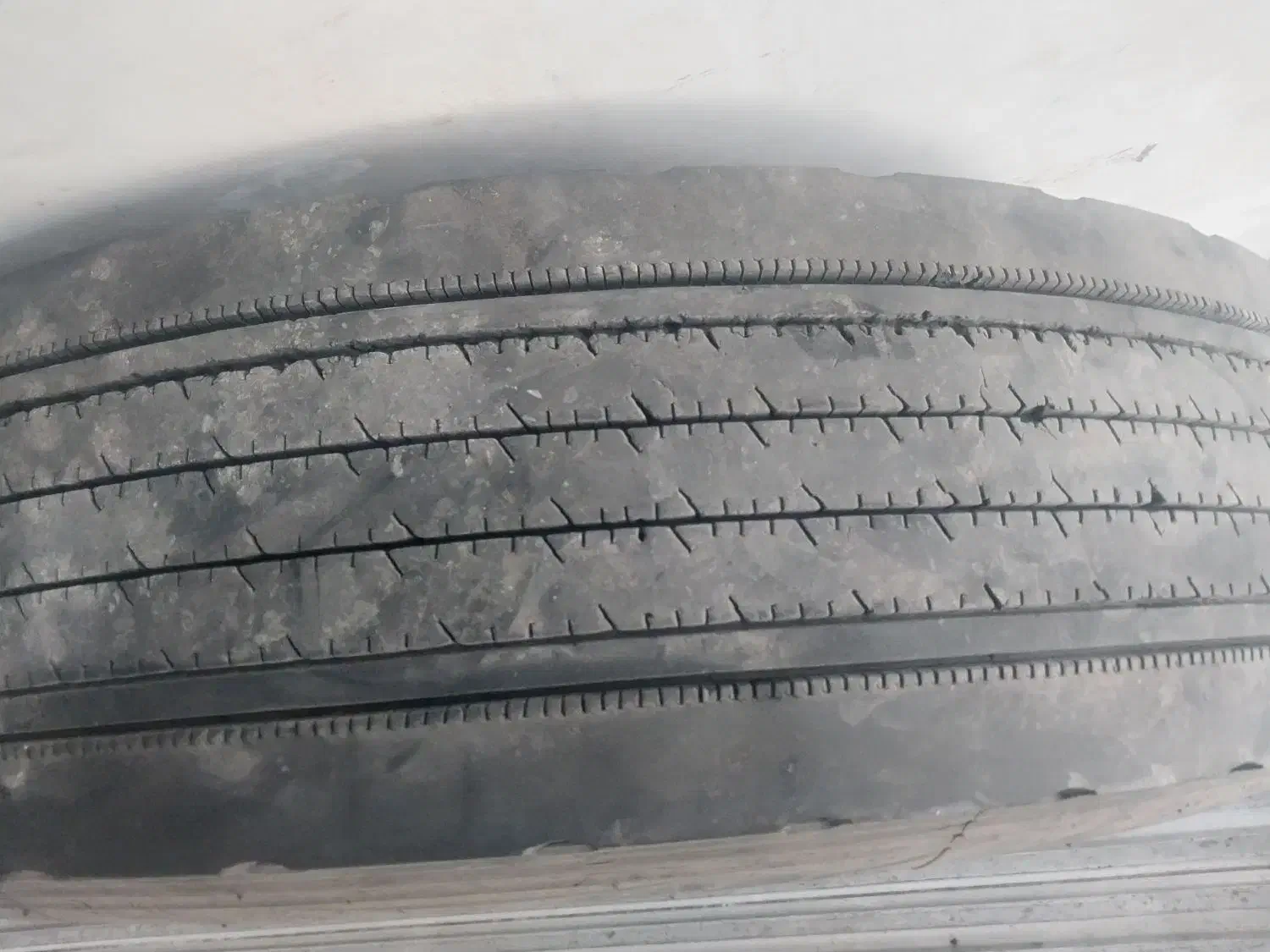 دو عدد لاستیک 215 نیسانی و خاوری|قطعات یدکی و لوازم جانبی|خرم‌آباد, |دیوار