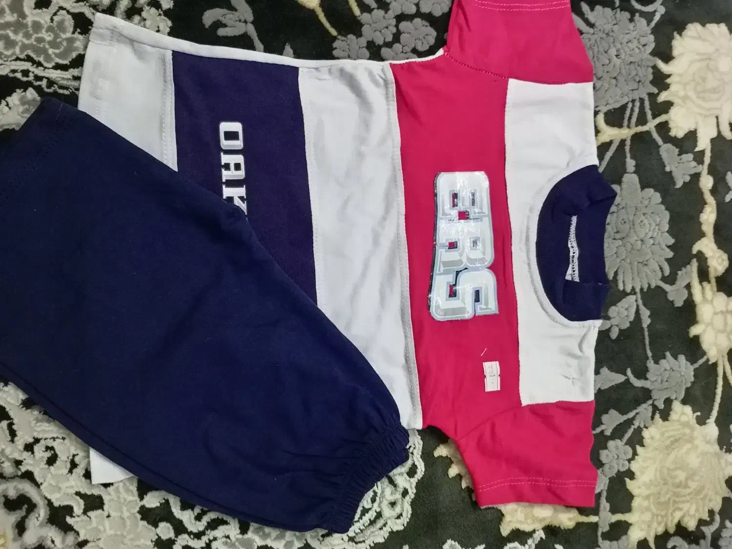 لباس|لباس|تربتحیدریه, رضاشهر|دیوار