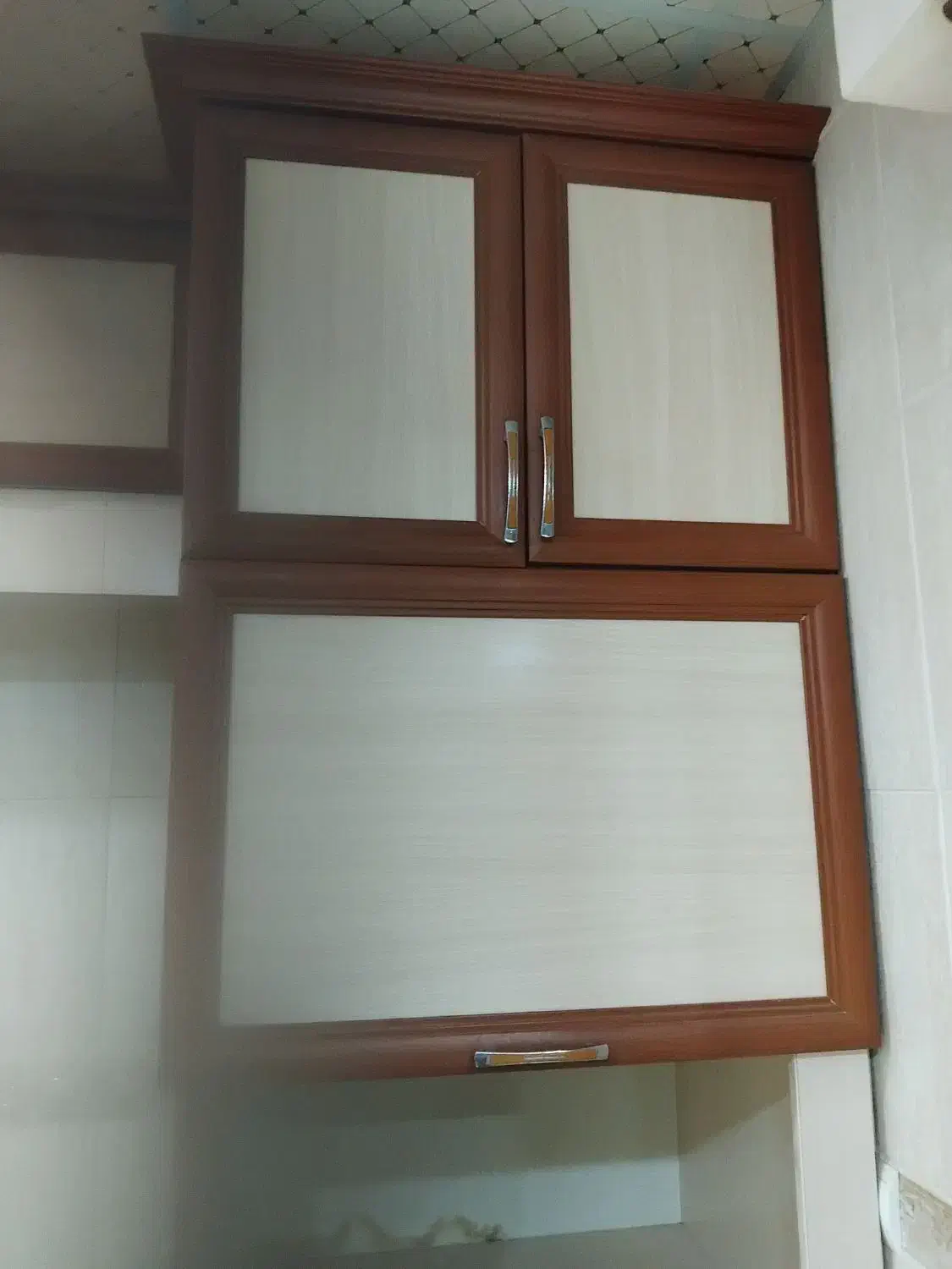 فروش فوری کابینت ام دی اف دو رنگ|مصالح و تجهیزات ساختمان|بندر ماهشهر, |دیوار