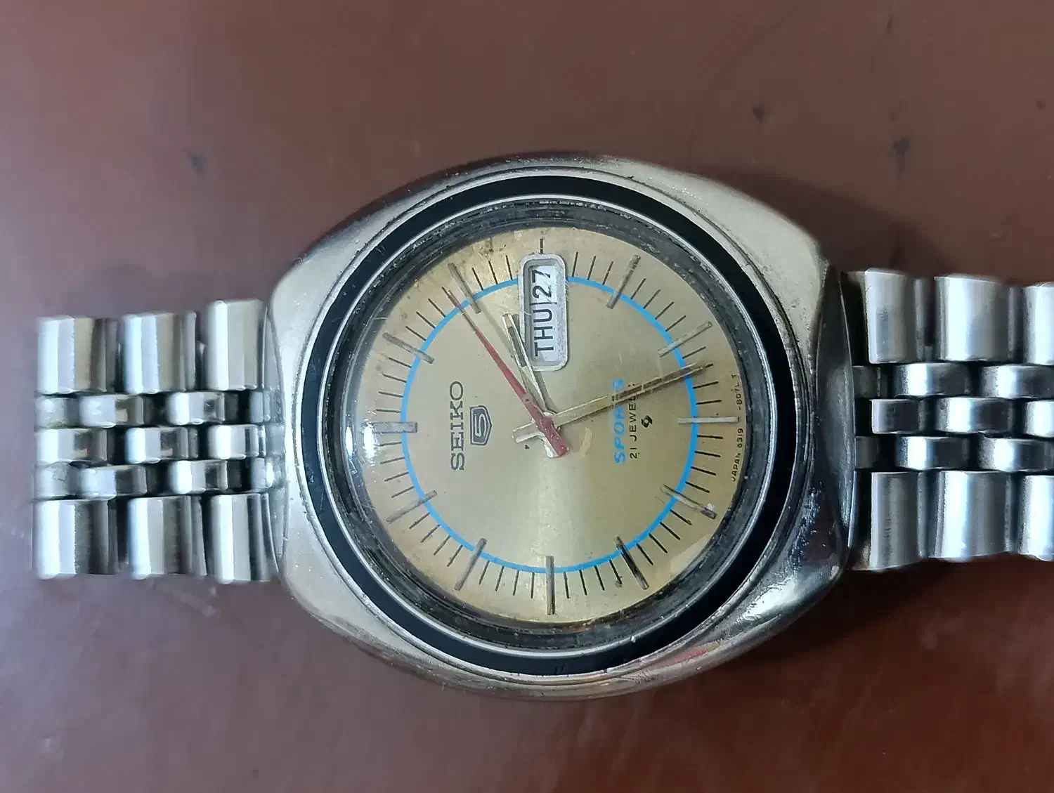 ساعت سیکو جوانان ۲۱ سنگ|ساعت|اهواز, فرهنگ شهر|دیوار