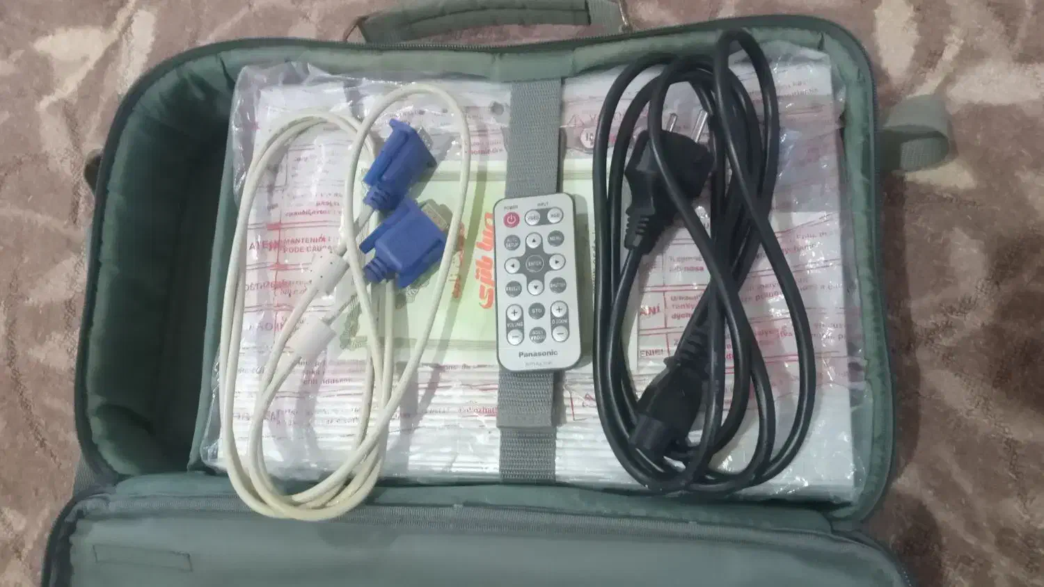 پروژکتور پاناسونیک|تلویزیون و پروژکتور|بندرعباس, |دیوار