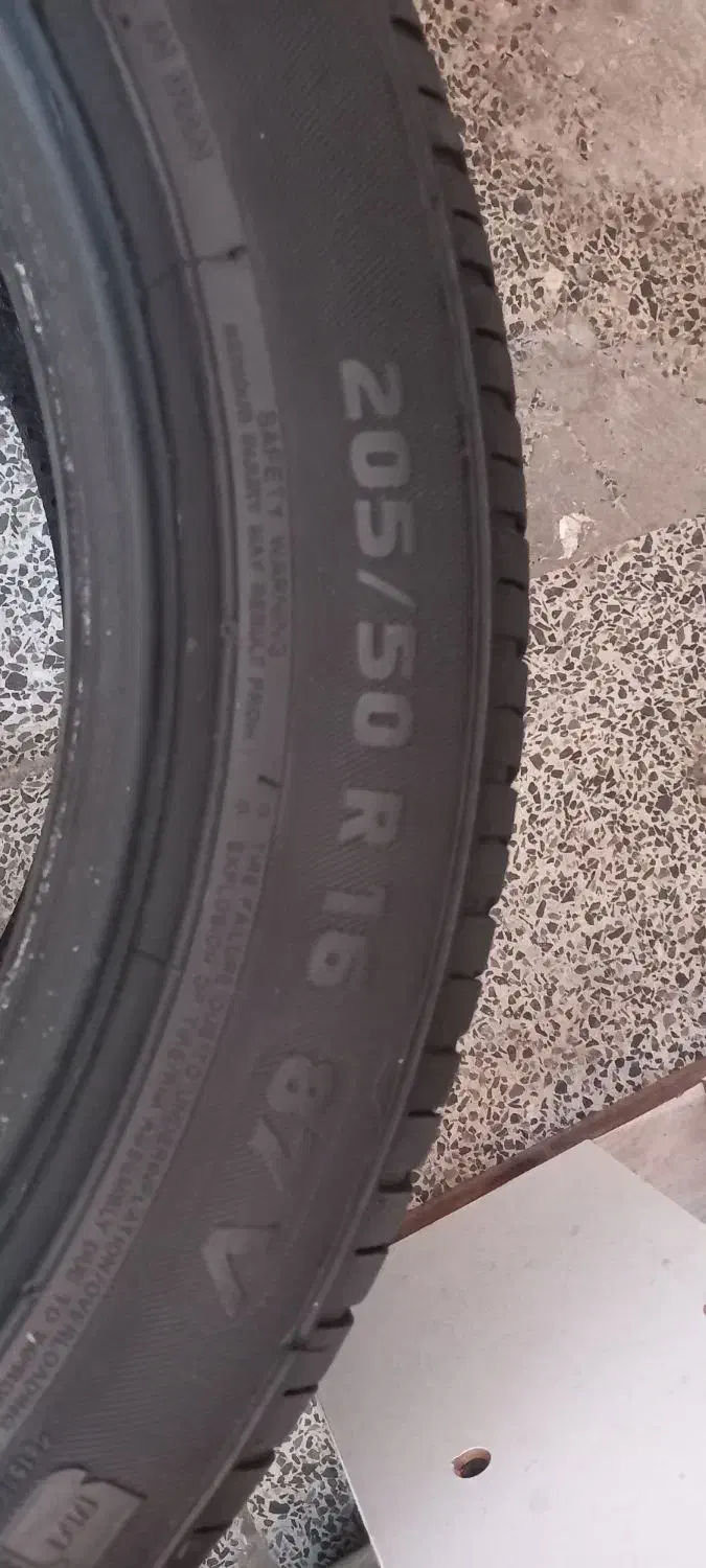 گلگیر و لاستیک پژو۴۰۵|قطعات یدکی و لوازم جانبی|شیراز, شهدای شهرک سعدی|دیوار