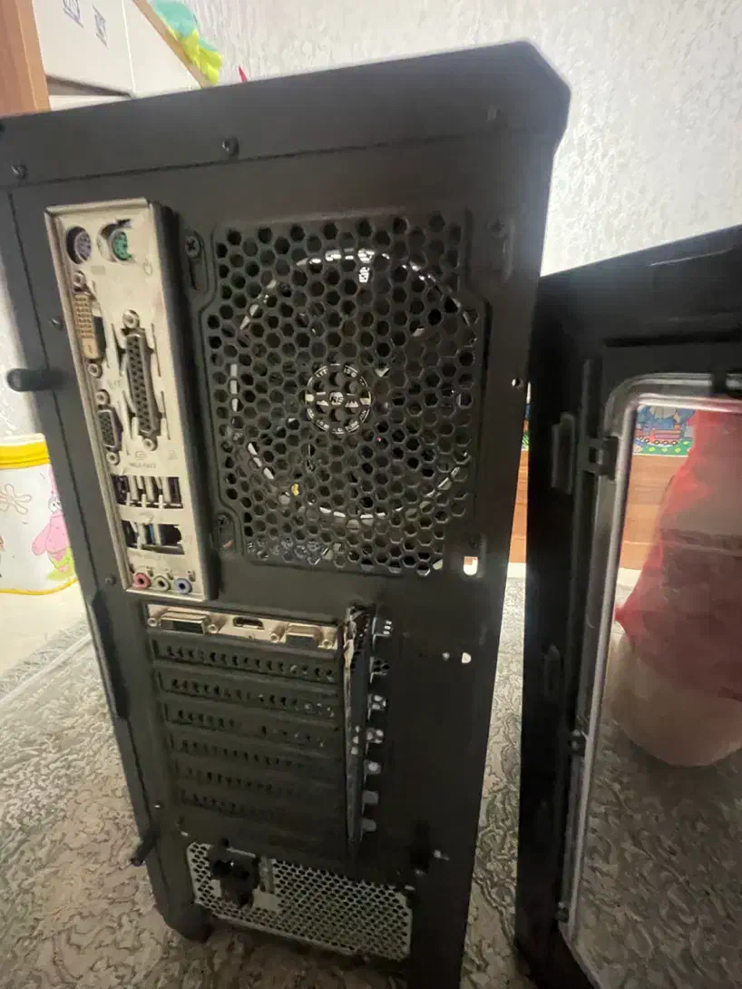 کامپیوتر مخصوص بازی های متوسط و کار های اداری|رایانه رومیزی|ری, شهادت|دیوار