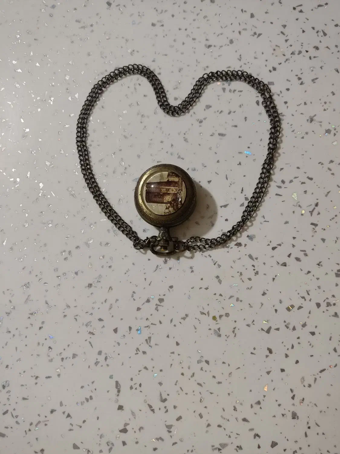 ساعت جیبی|کلکسیون اشیاء عتیقه|سنندج, |دیوار