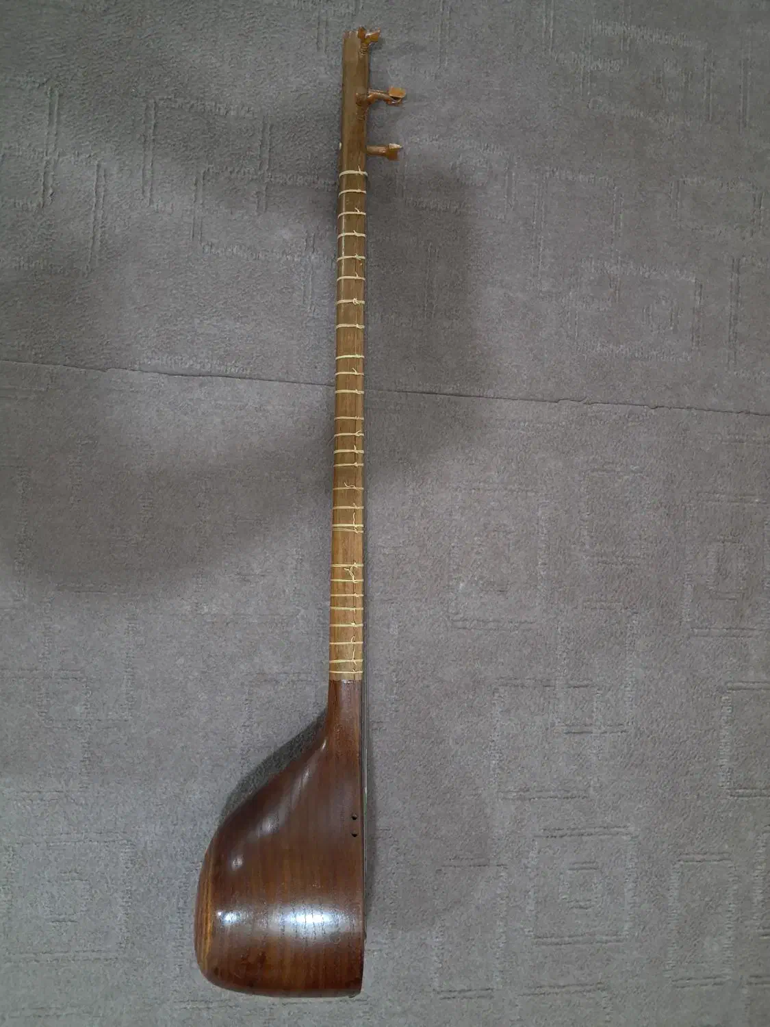 سه تار|سازهای سنتی|کرمانشاه, |دیوار