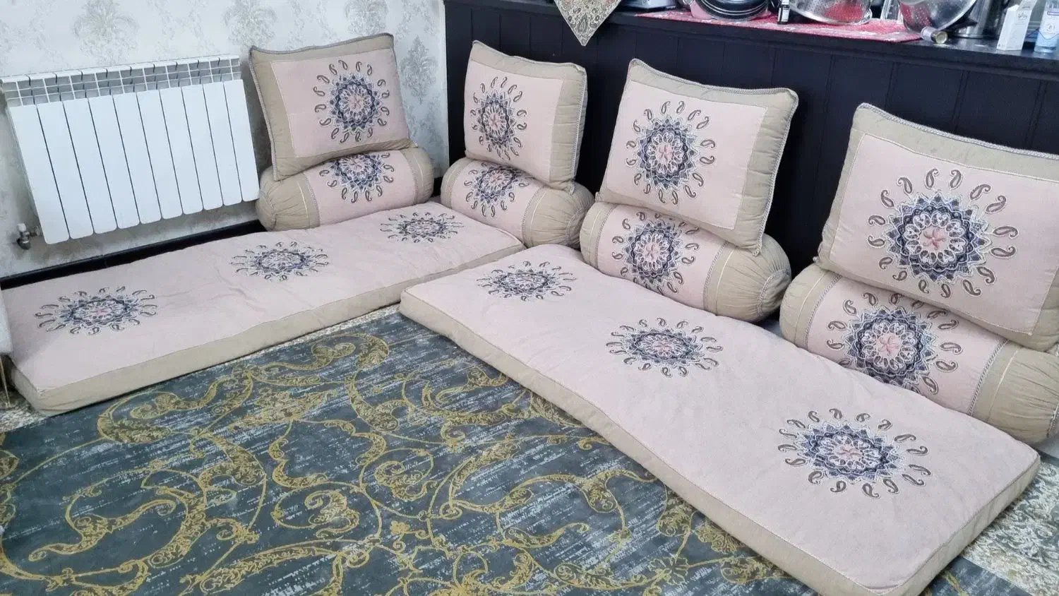 پشتی|رختخواب، بالش، پتو|شیراز, فرهنگیان|دیوار