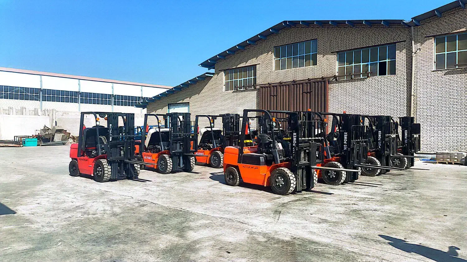 نیروی آقا عنوان شغلی کارگر+1نگهبان روز بازنشسته|استخدام سرایداری و نظافت|زاویه, |دیوار