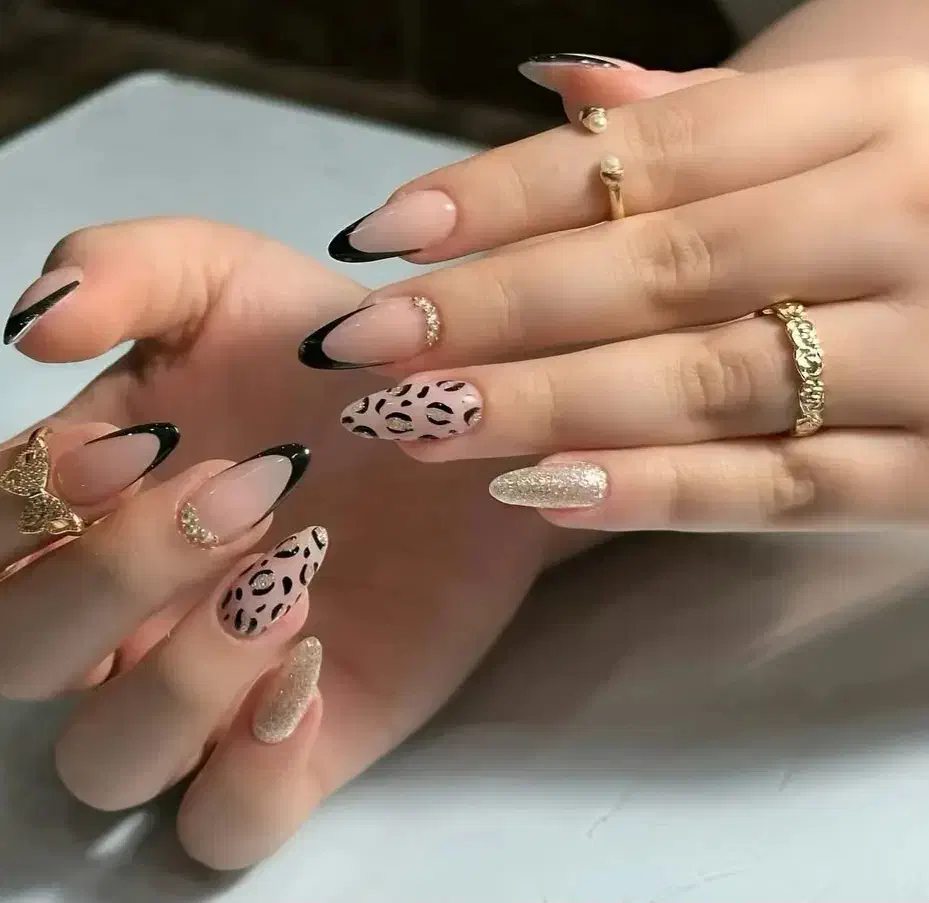 جشنواره کاشت  ناخن و مژه حرفه ای با آموزش|خدمات آرایشگری و زیبایی|محمدشهر, محمدشهر|دیوار