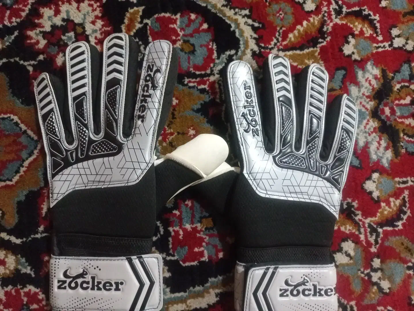 دستکش|ورزش‌های توپی|رشت, کوی امام رضا|دیوار