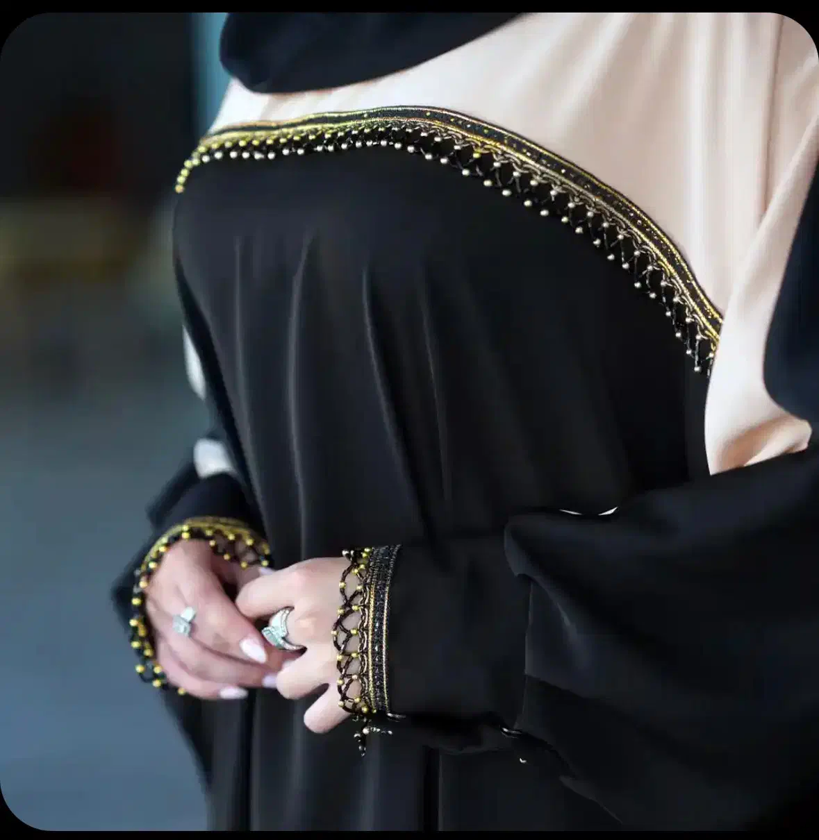 عبا مجلسی|لباس|تهران, قصر فیروزه ۲|دیوار