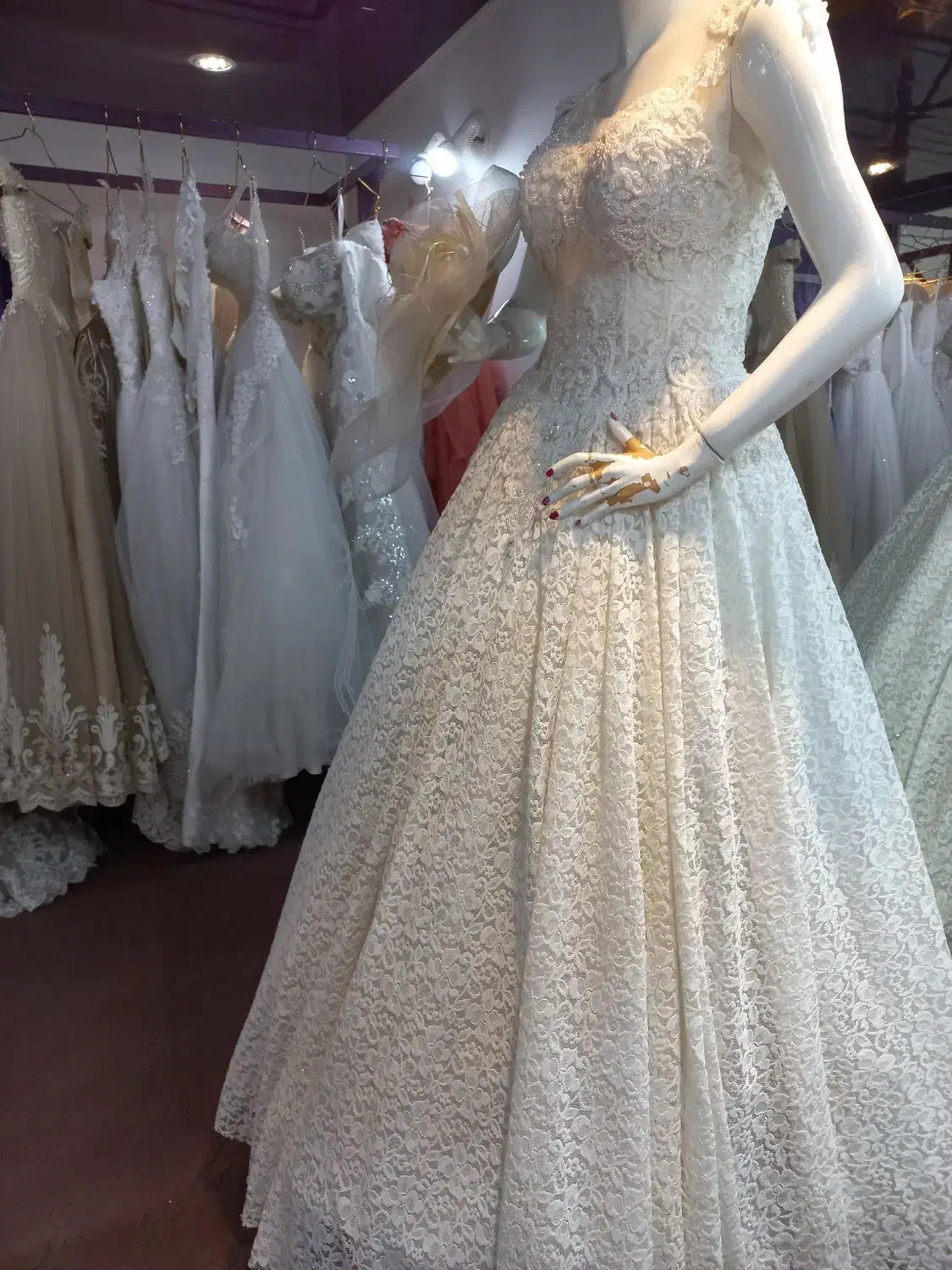 سبد بله برون ۵۰۰ لباس عروس لباس مجلسی خرید چکی دفت|لباس|کاشان, رجایی|دیوار