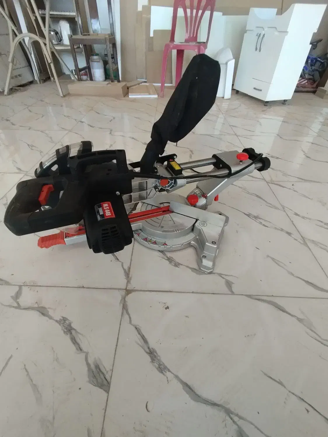 فارسی بر کشویی المکس|ابزارآلات|سبزوار, قلعه‌نو دهزار|دیوار