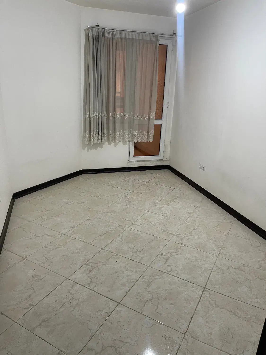 برج رهن کامل ۶۰ متری رو به آفتاب