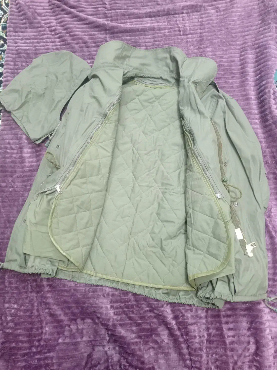 کاپشن نو|لباس|قم, باغ شریفی|دیوار