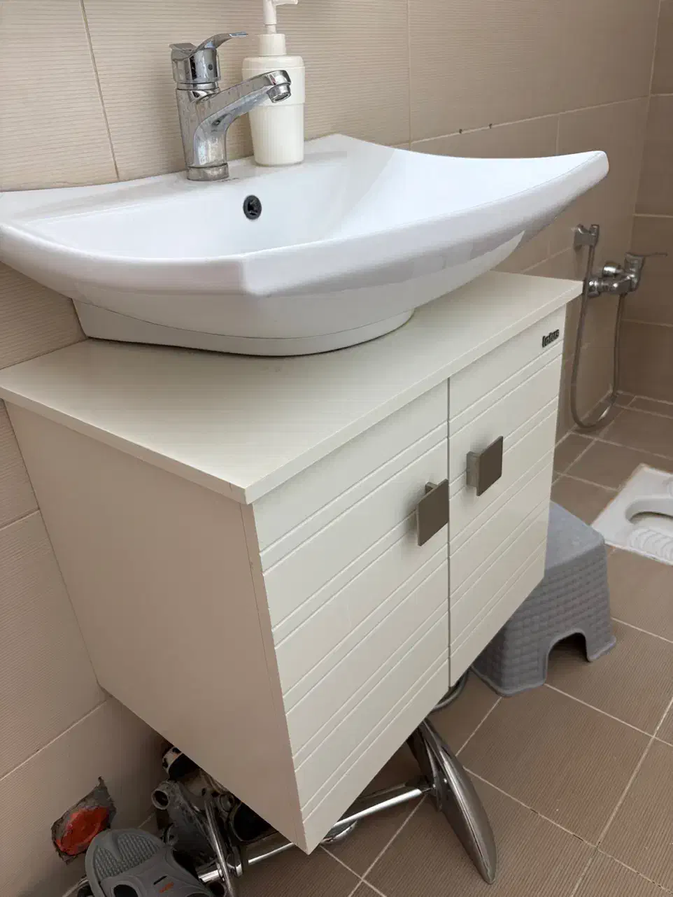 روشویی حمام و دستشویی با کابین و آینه|لوازم سرویس بهداشتی|کرمان, |دیوار