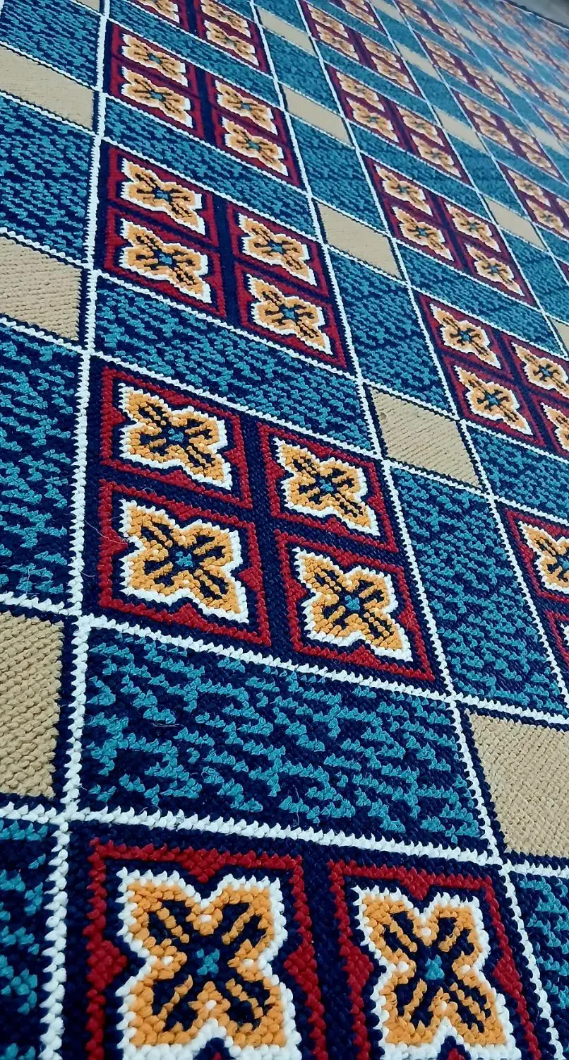 گلیم خوش رنگ|گلیم، جاجیم، گبه|بروجرد, |دیوار