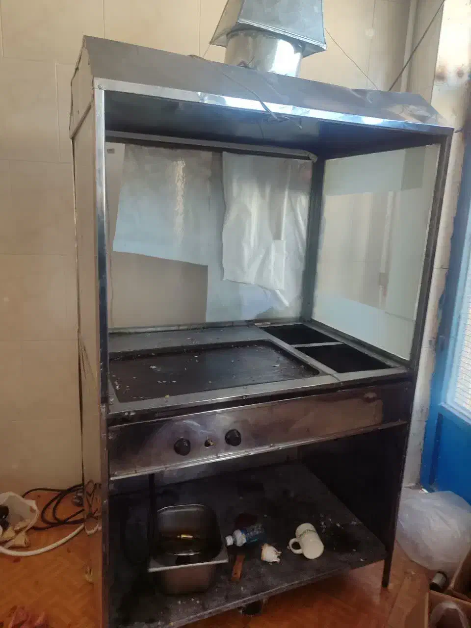 فرساندویج|کافی‌شاپ و رستوران|فولادشهر, B4|دیوار