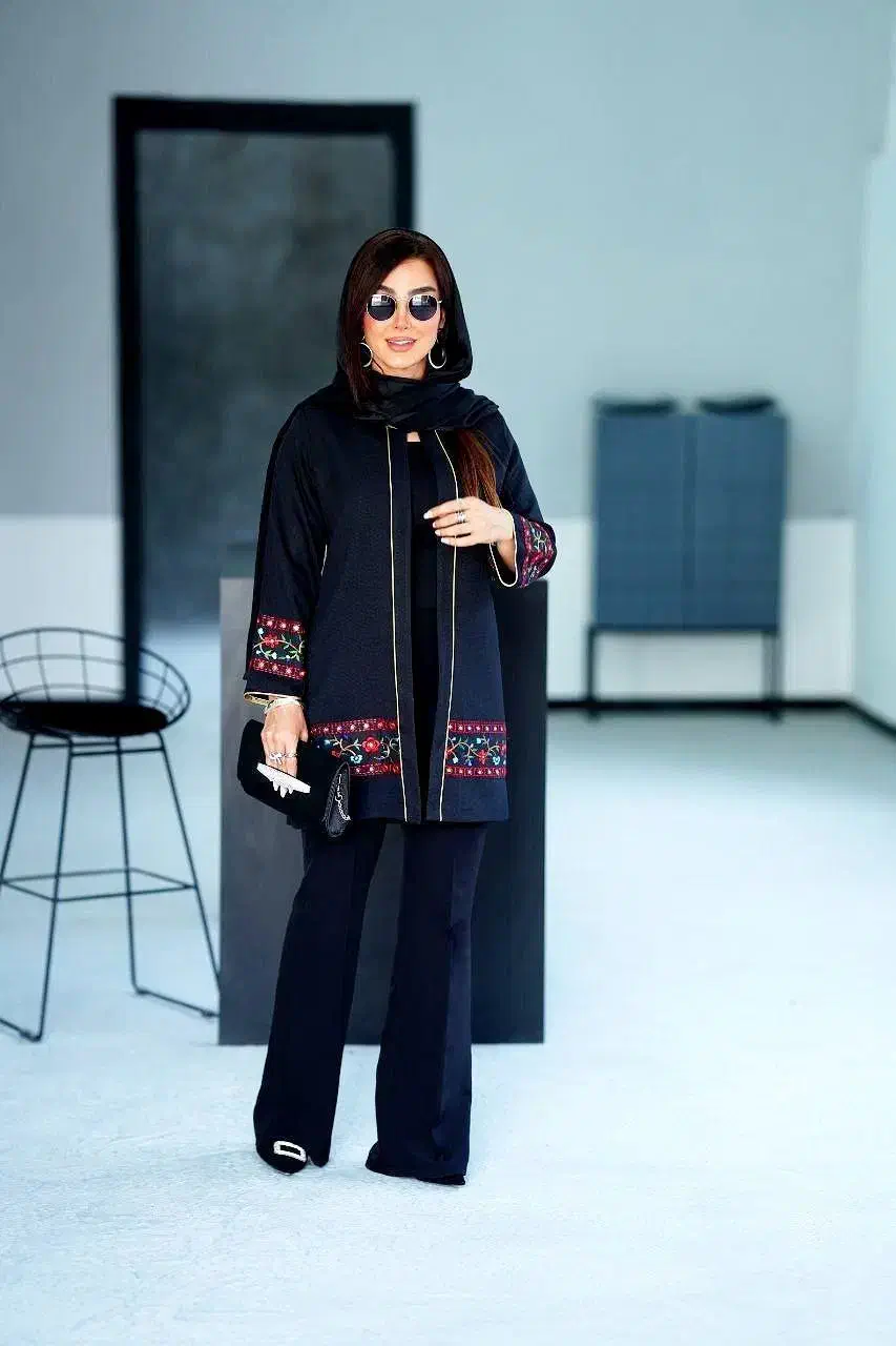 مانتو نجلا|لباس|دلیجان, |دیوار